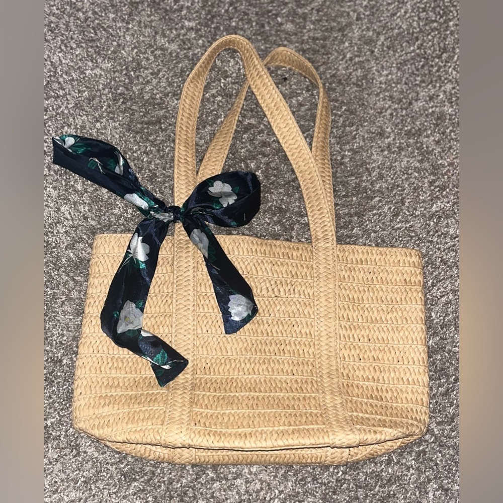 DRAPER JAMES STRAW BAG WITH INCLUDED BOW